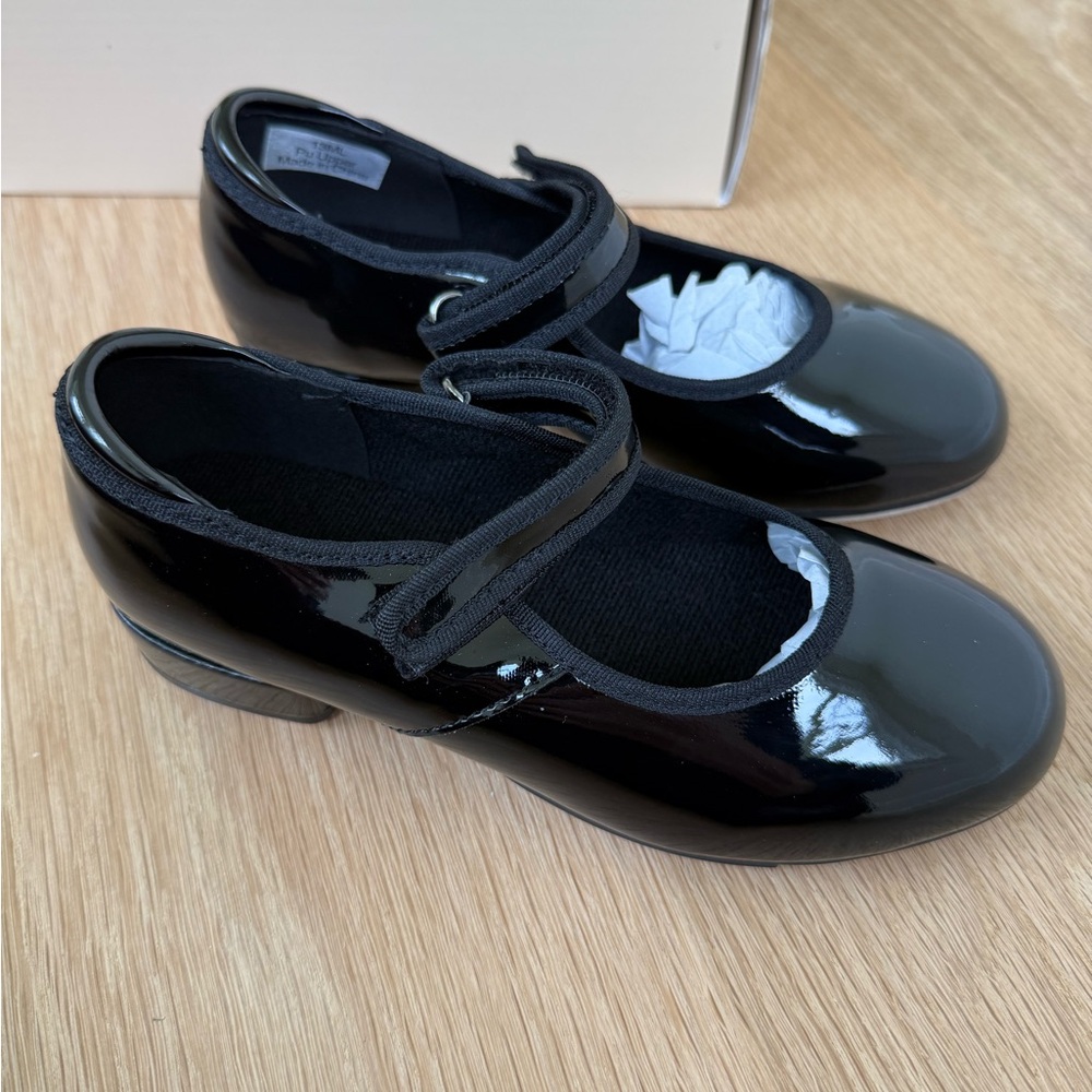New Girls Tap Shoes- Velcro- size 13- NWT